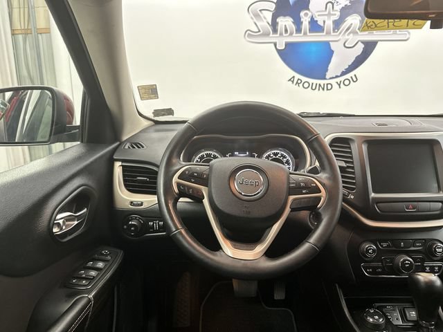 Used 2015 Deep Cherry Red Crystal Pearlcoat Jeep Latitude image 15