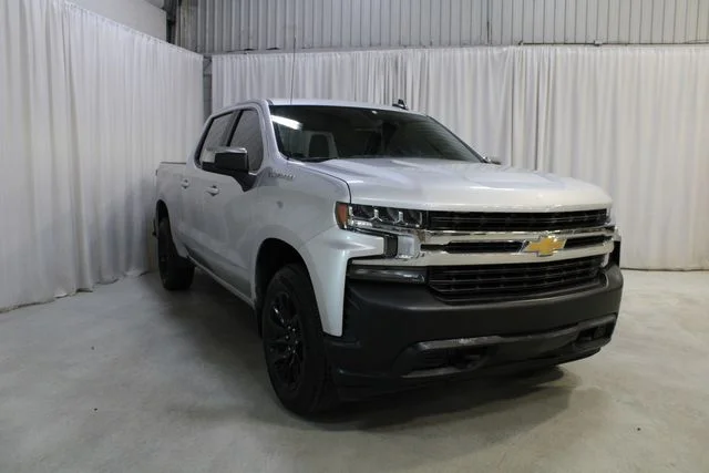 Used 2020 Silver Chevrolet LT image 33