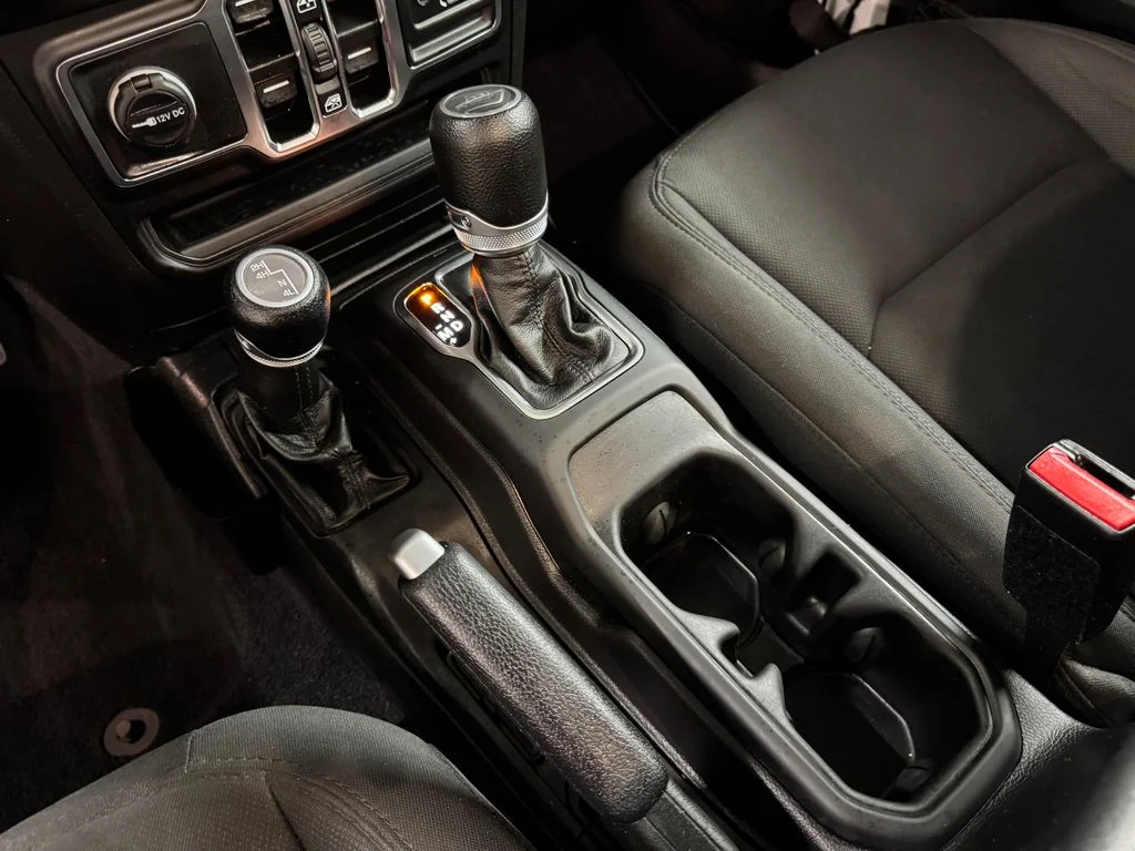 Used 2022 White Jeep Sport image 22