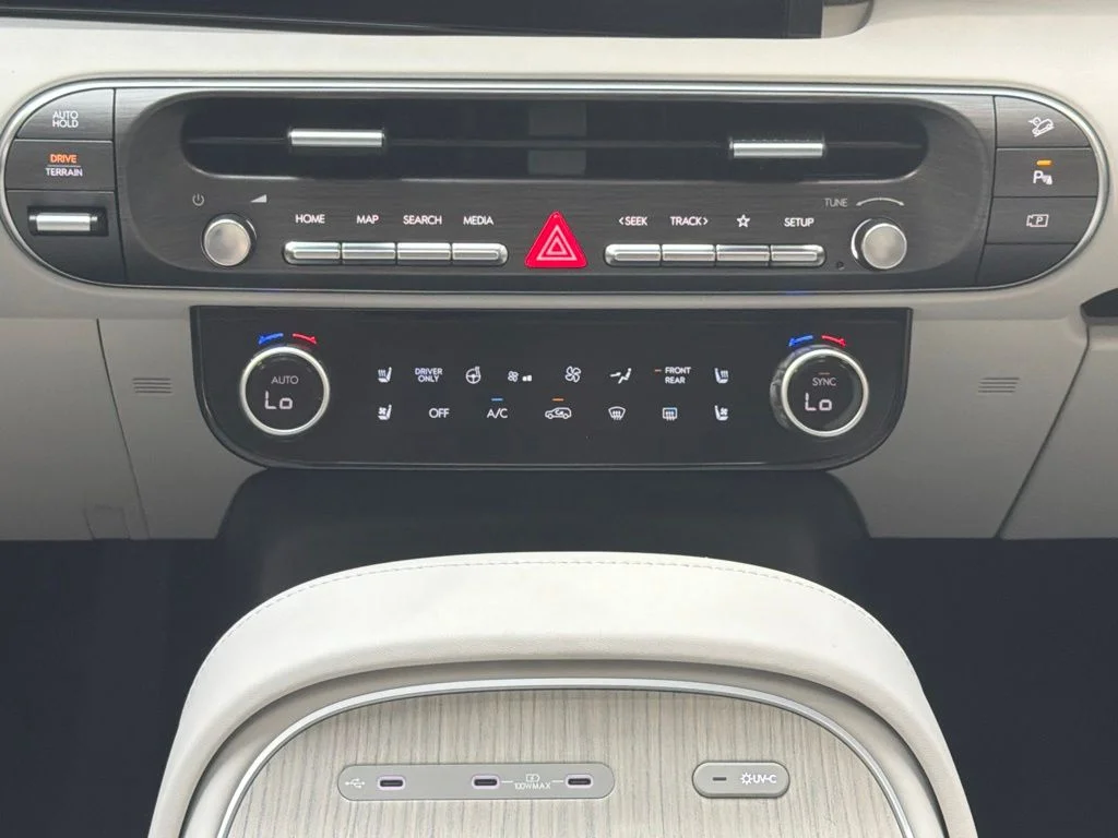 New 2026 Abyss Black Pearl Hyundai Calligraphy image 18