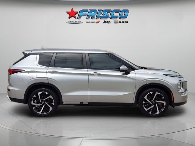 Used 2023 Silver Mitsubishi SE image 8