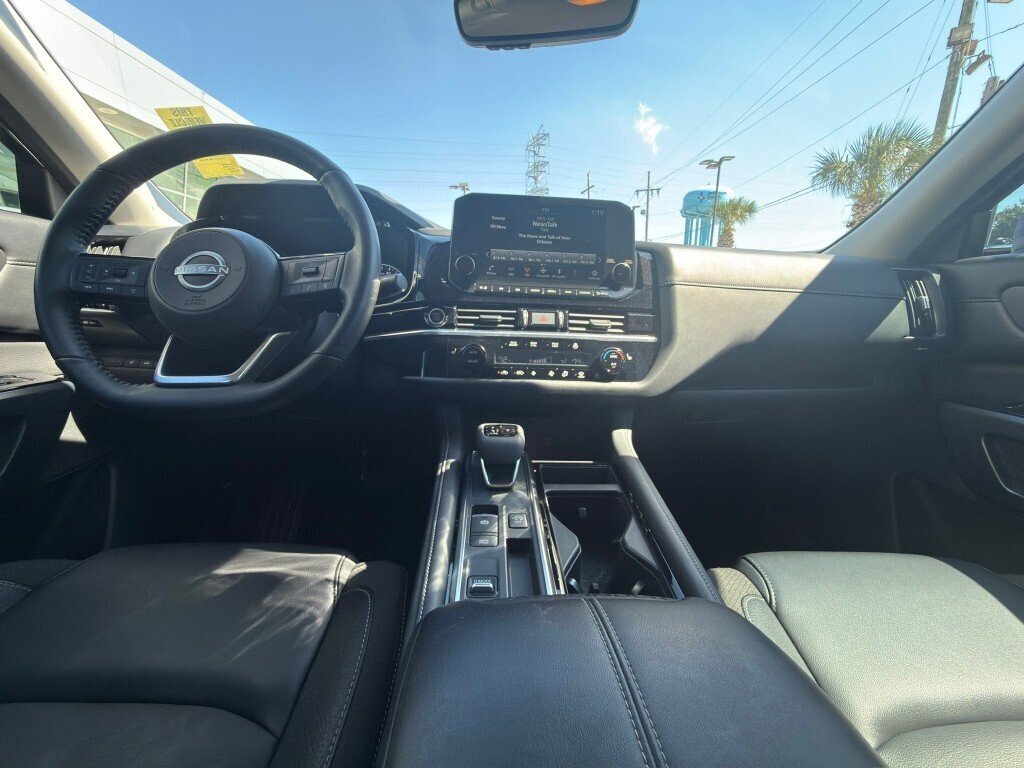 Used 2024 Super Black Nissan SL image 14