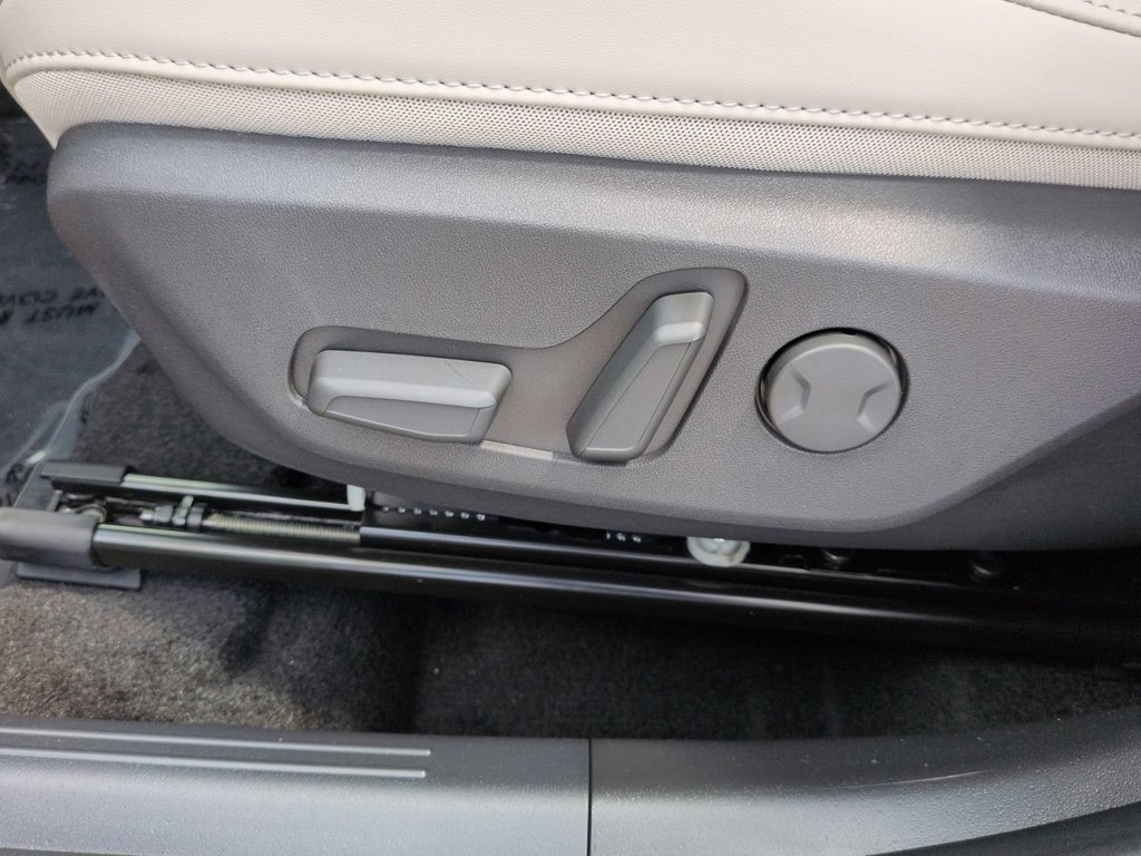New 2026 Mineral Blue Kia EX image 21
