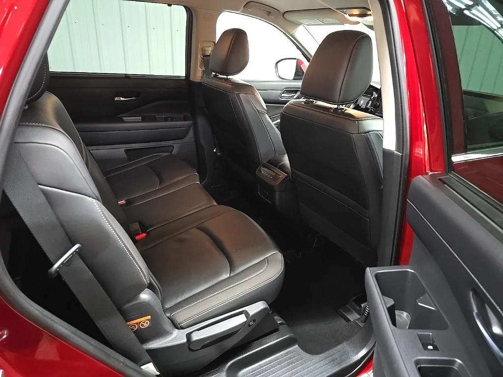 Used 2023 Red Nissan SL image 20