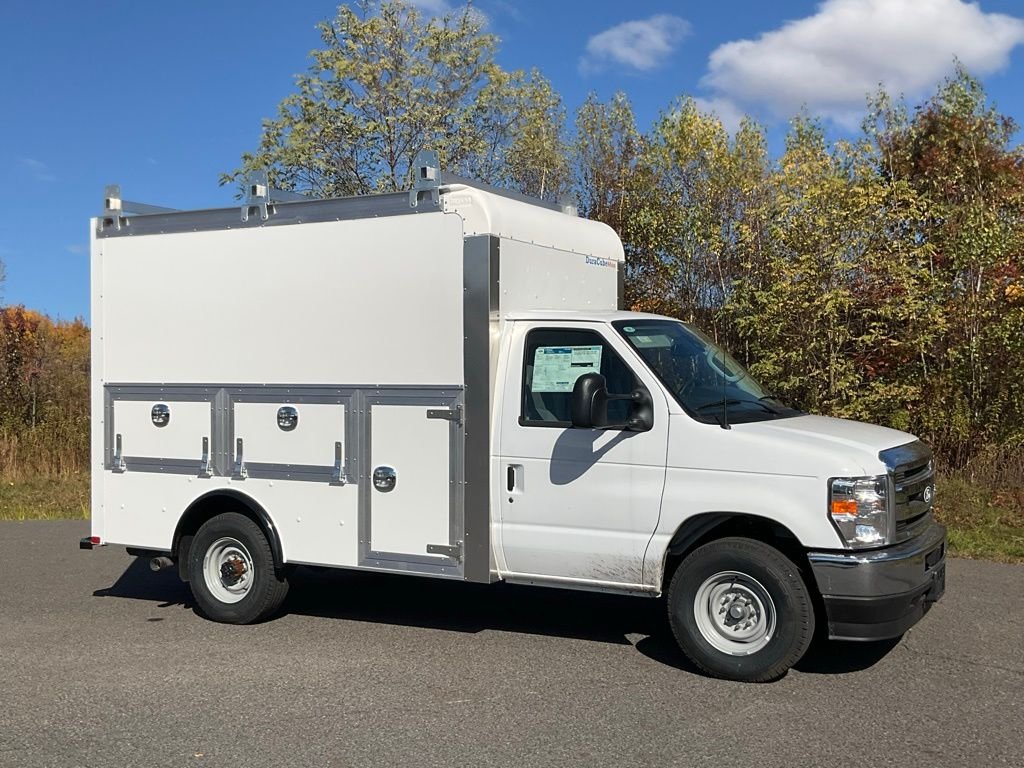 2026 Ford E-Series SRW E-350 Super Duty 138 in WB's photo