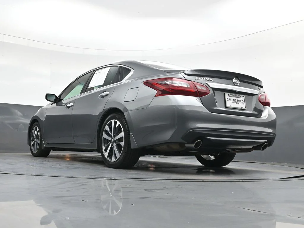 Used 2017 Gray Nissan 2.5 SR image 41