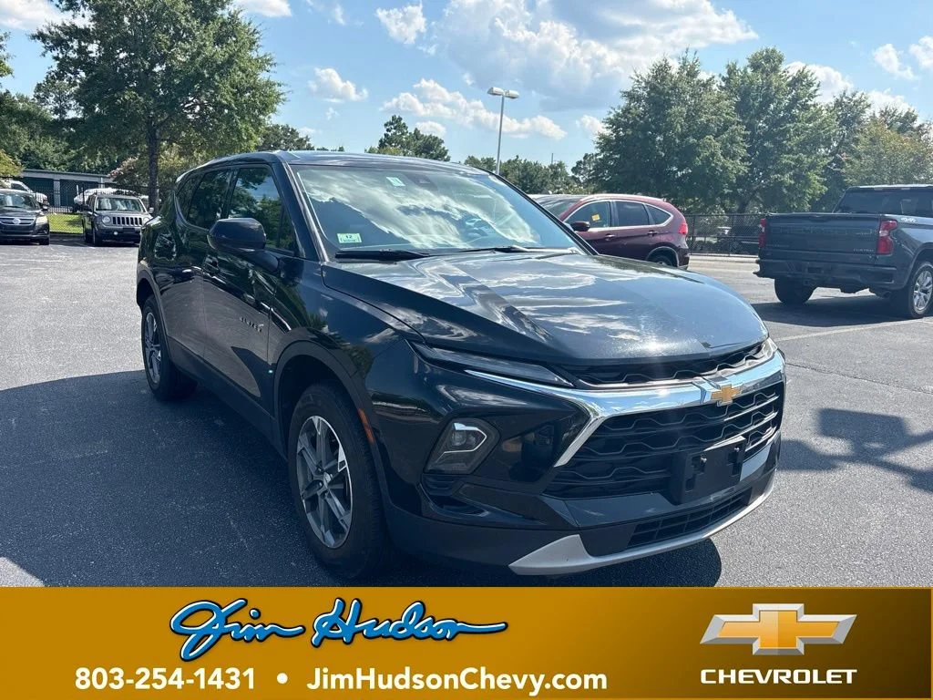 Used 2025 Black Chevrolet 2LT image 1