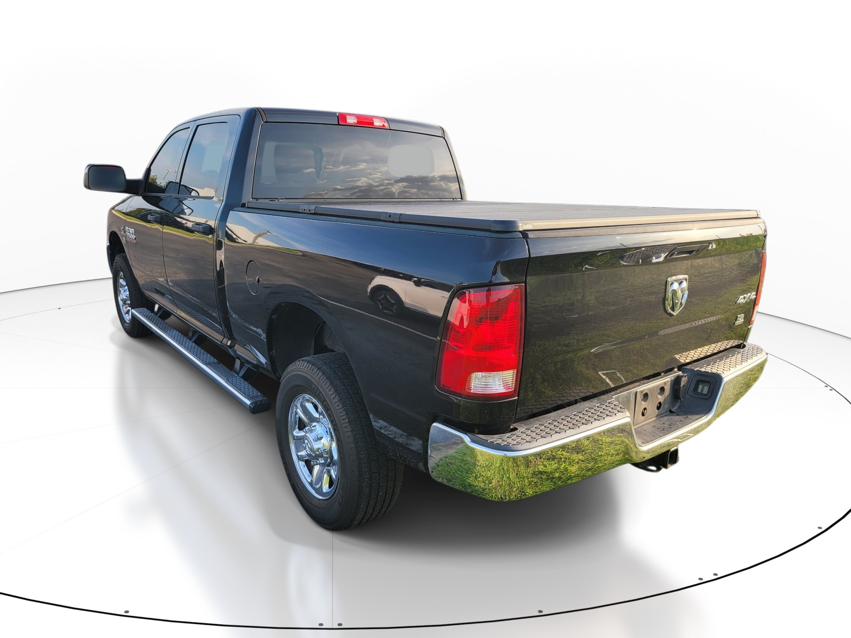 Used 2018 Brilliant Black Crystal Pearlcoat Ram Tradesman image 6