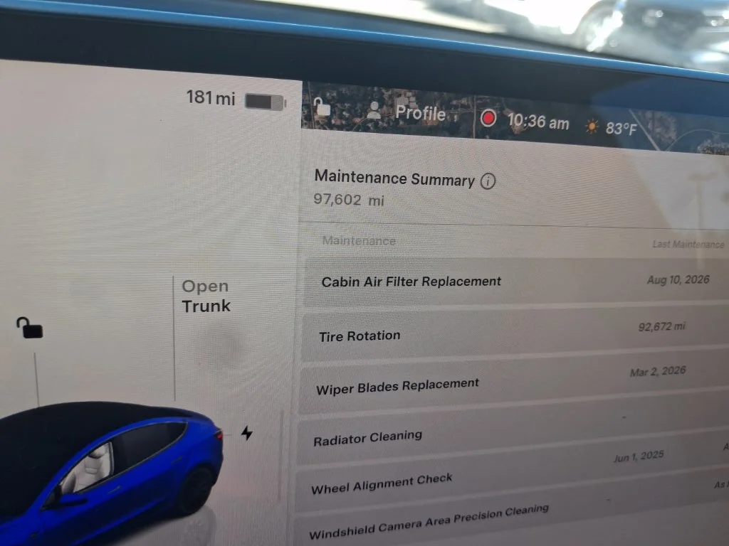 Used 2023  Tesla Base image 31