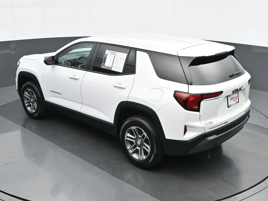 Used 2026 White GMC Elevation image 19