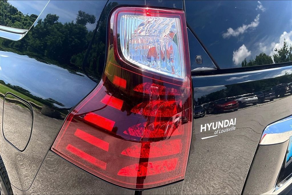 Used 2017 Black Lexus 460 image 33