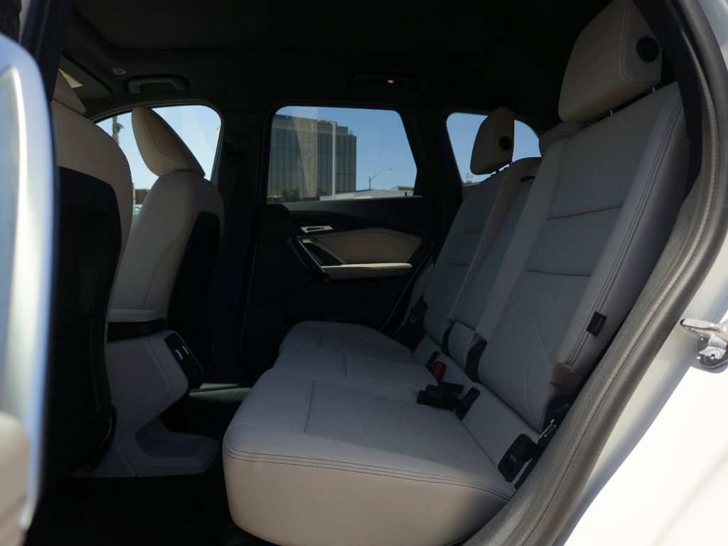 Used 2023 Alpine White BMW xDrive28i image 9