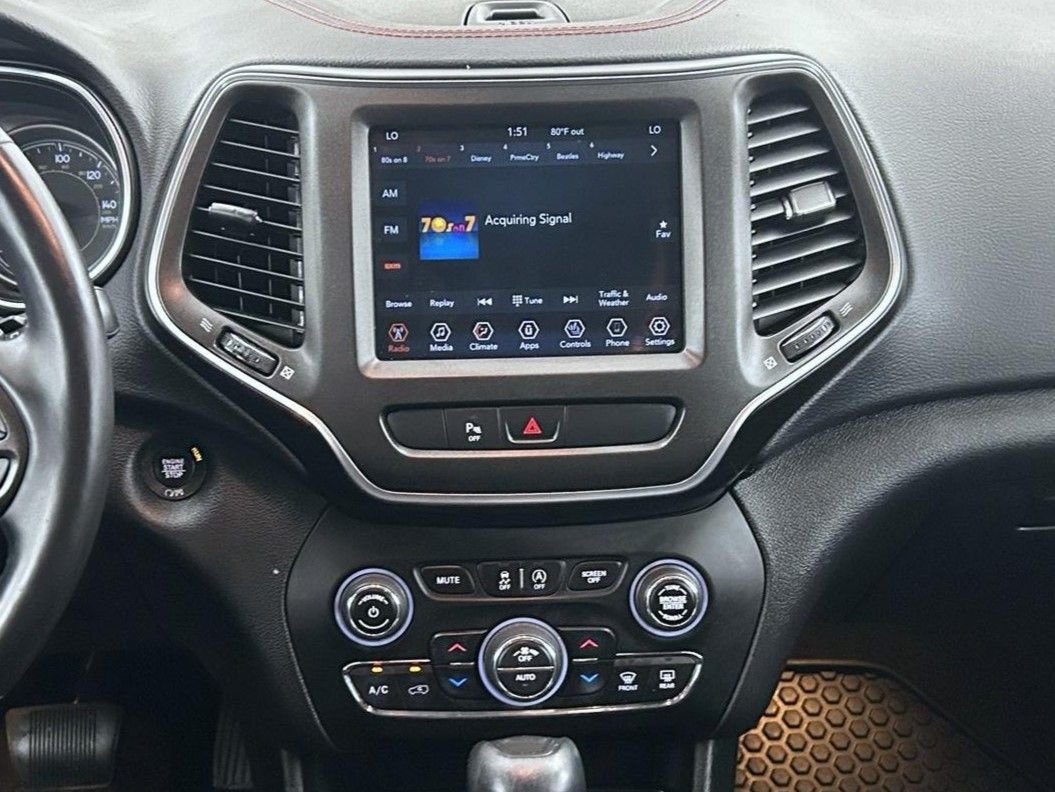 Used 2020 Red Jeep Trailhawk image 12