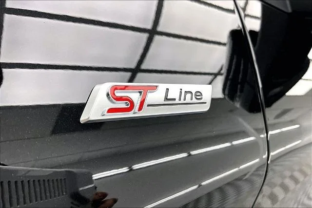 New 2026 Agate Black Metallic Ford ST-Line image 9