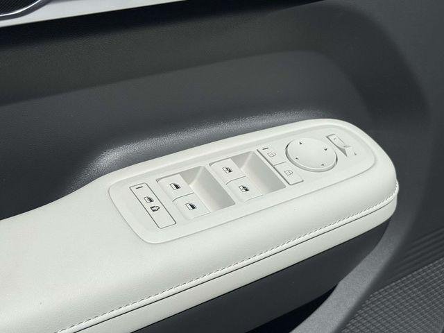 New 2026 Silver Hyundai SEL AWD image 29