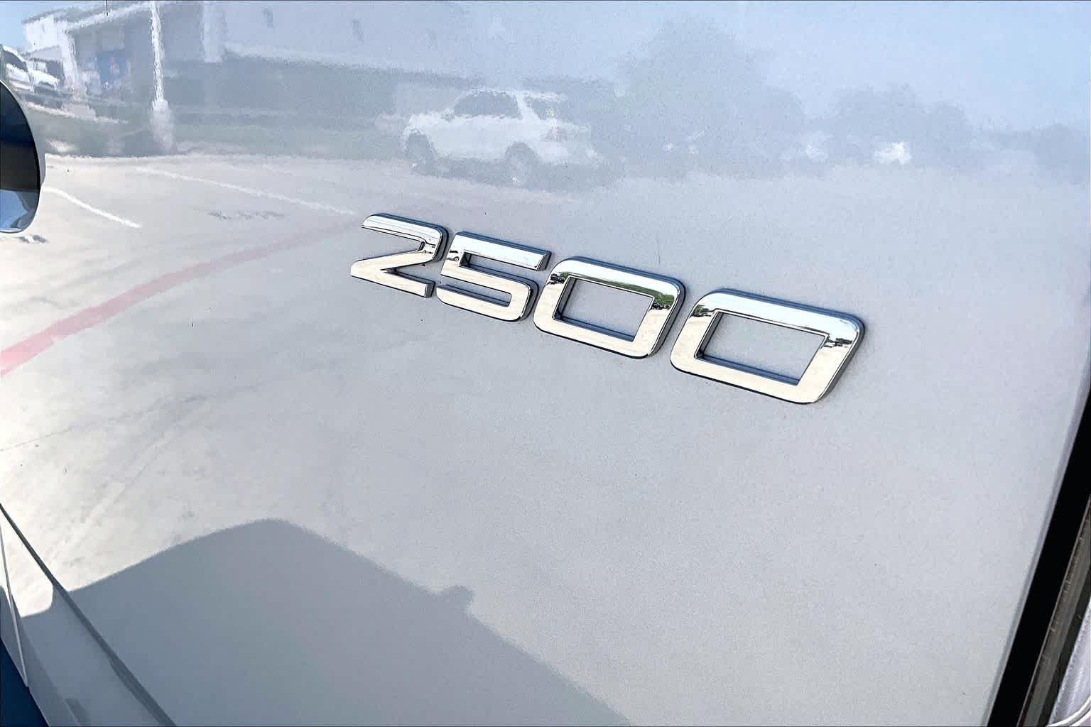 New 2025 High-tech silver metallic Mercedes-Benz  image 7