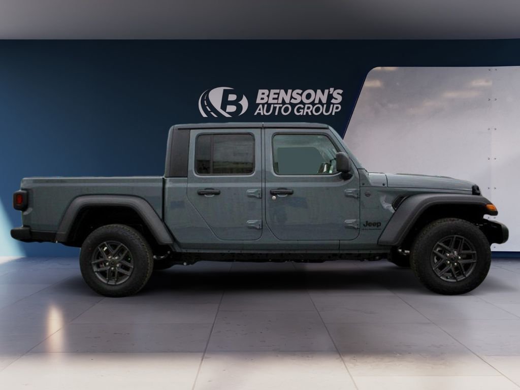 New 2026 Anvil Clear-Coat Exterior Paint Jeep Sport S image 4