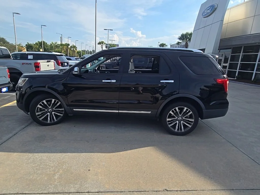 Used 2017 Black Ford Platinum image 5
