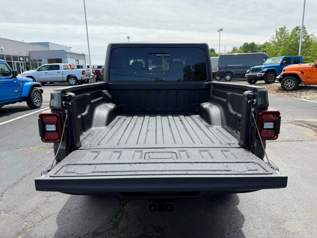 New 2026 Granite Crystal Metallic Clear-Coat Exterior Paint Jeep 85th Anniversary Edition image 41
