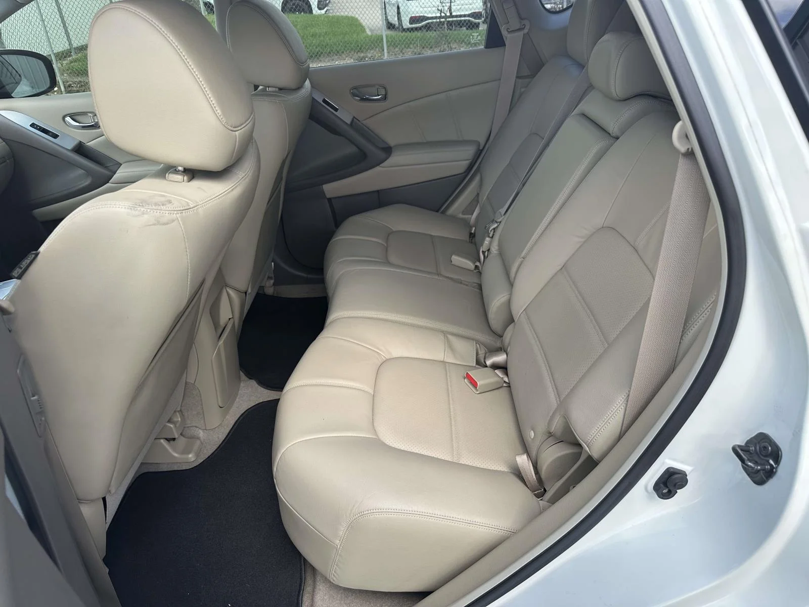 Used 2013 Glacier Pearl Nissan SL image 12