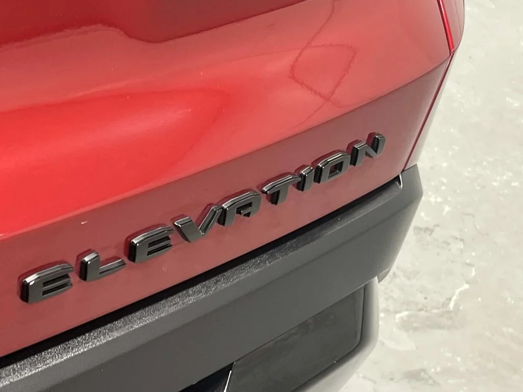 Used 2026 Volcanic Red Tintcoat GMC Elevation image 10