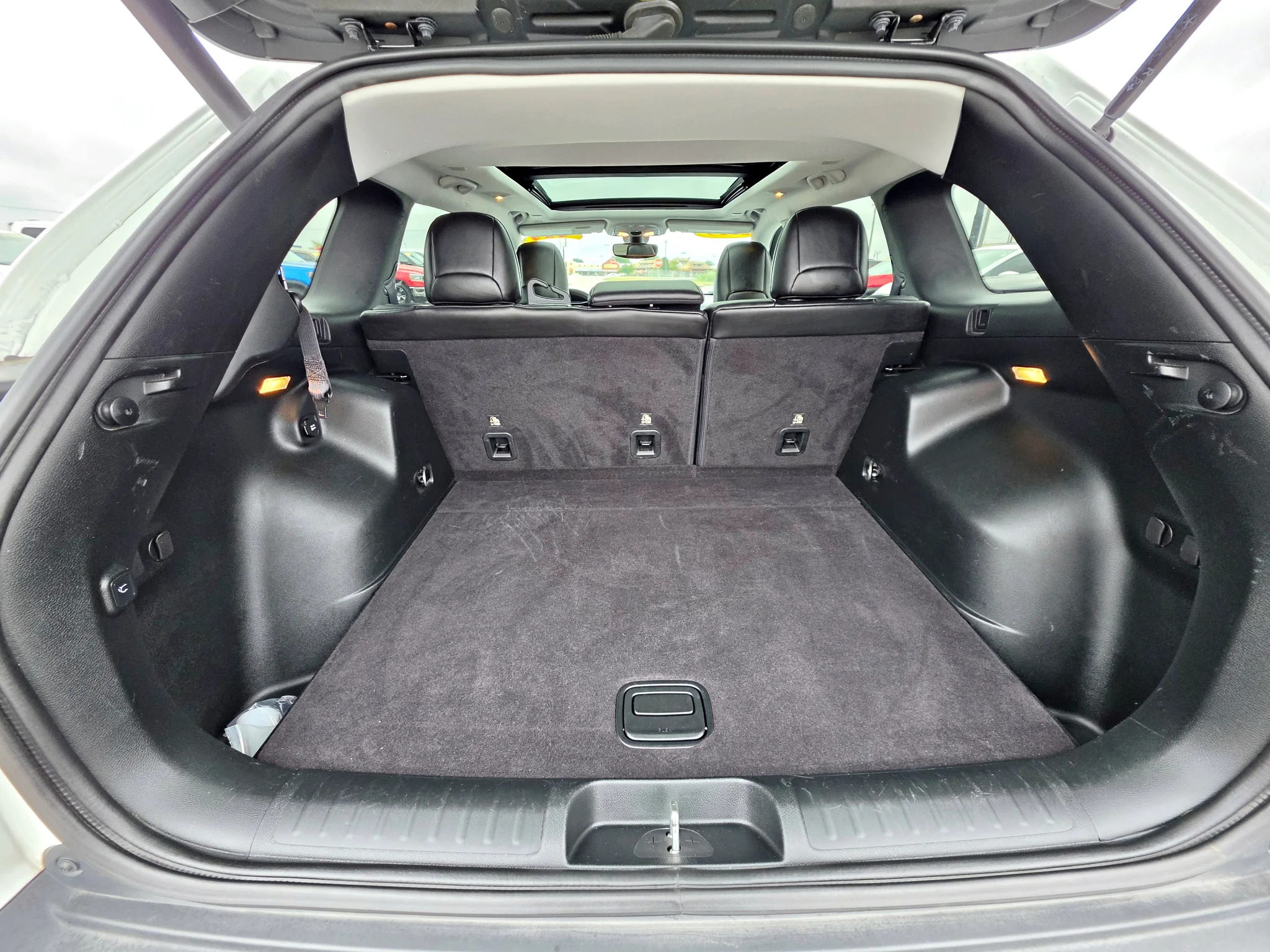 Used 2019 Bright White Clearcoat Jeep Latitude Plus image 25