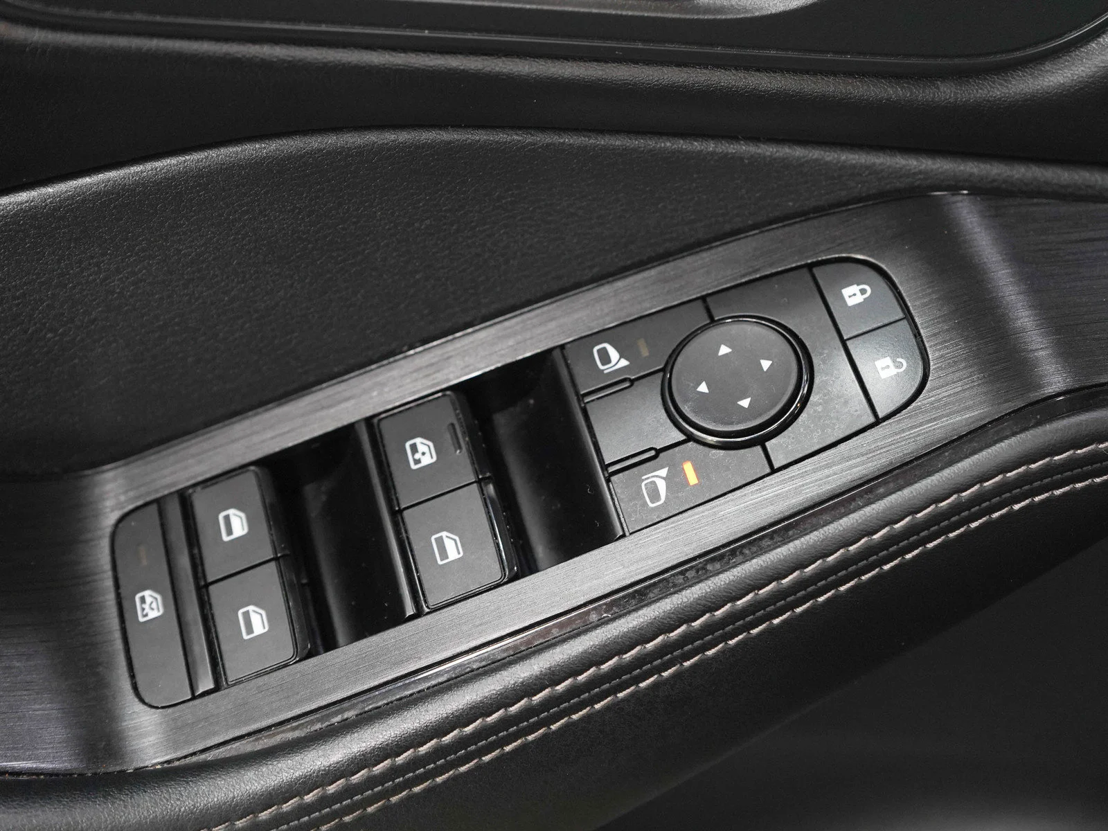 Used 2023 Super Black Nissan SV image 21
