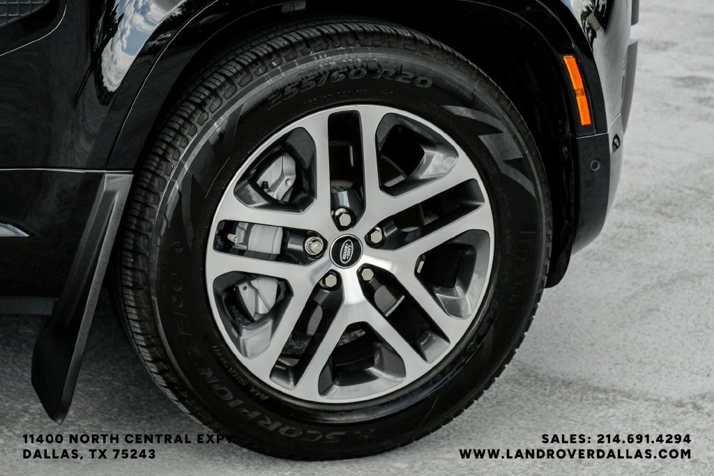 Used 2025 Black Land Rover X-Dynamic SE image 64
