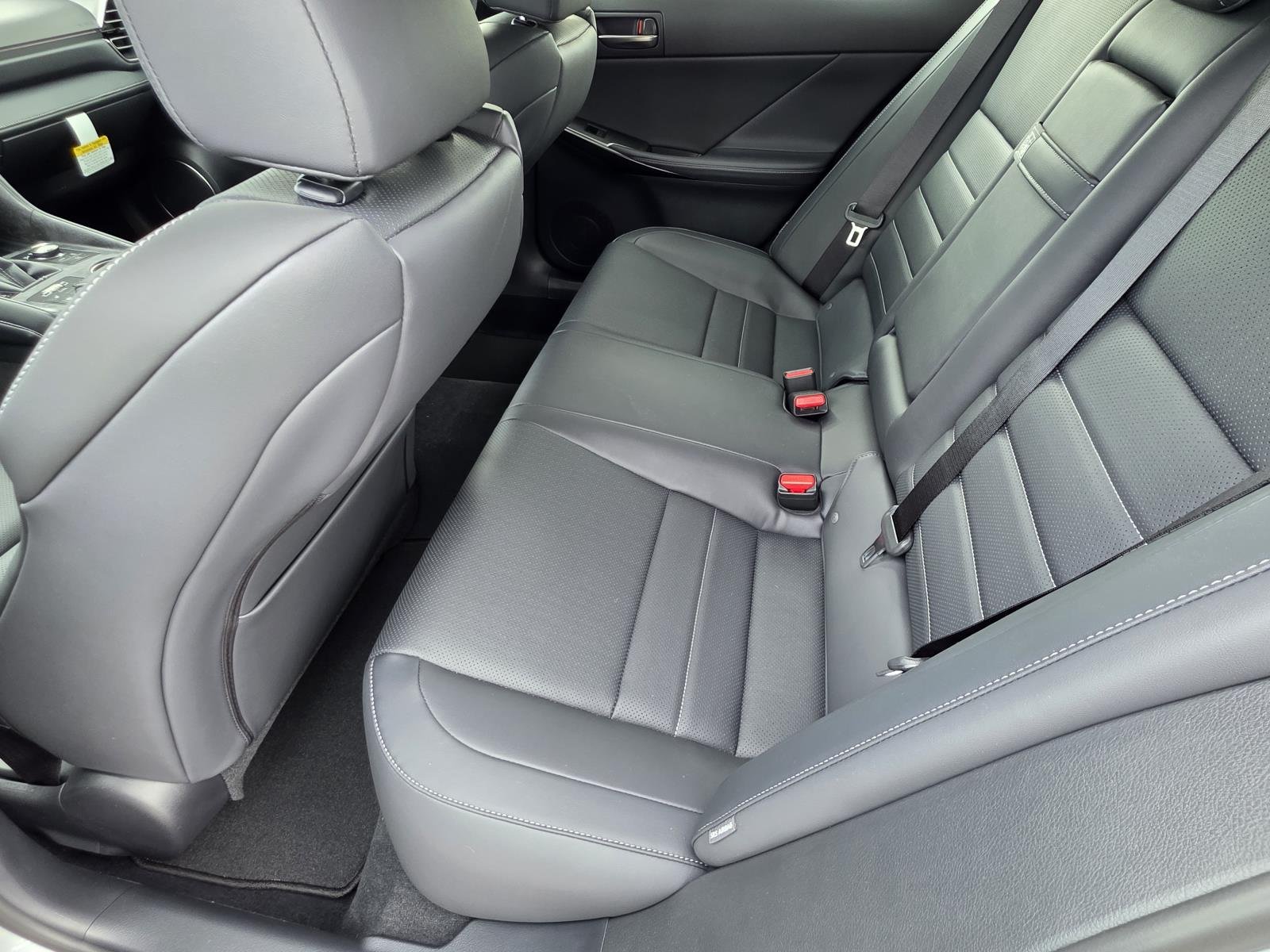 2026 Lexus IS 350 F SPORT - Photo 9