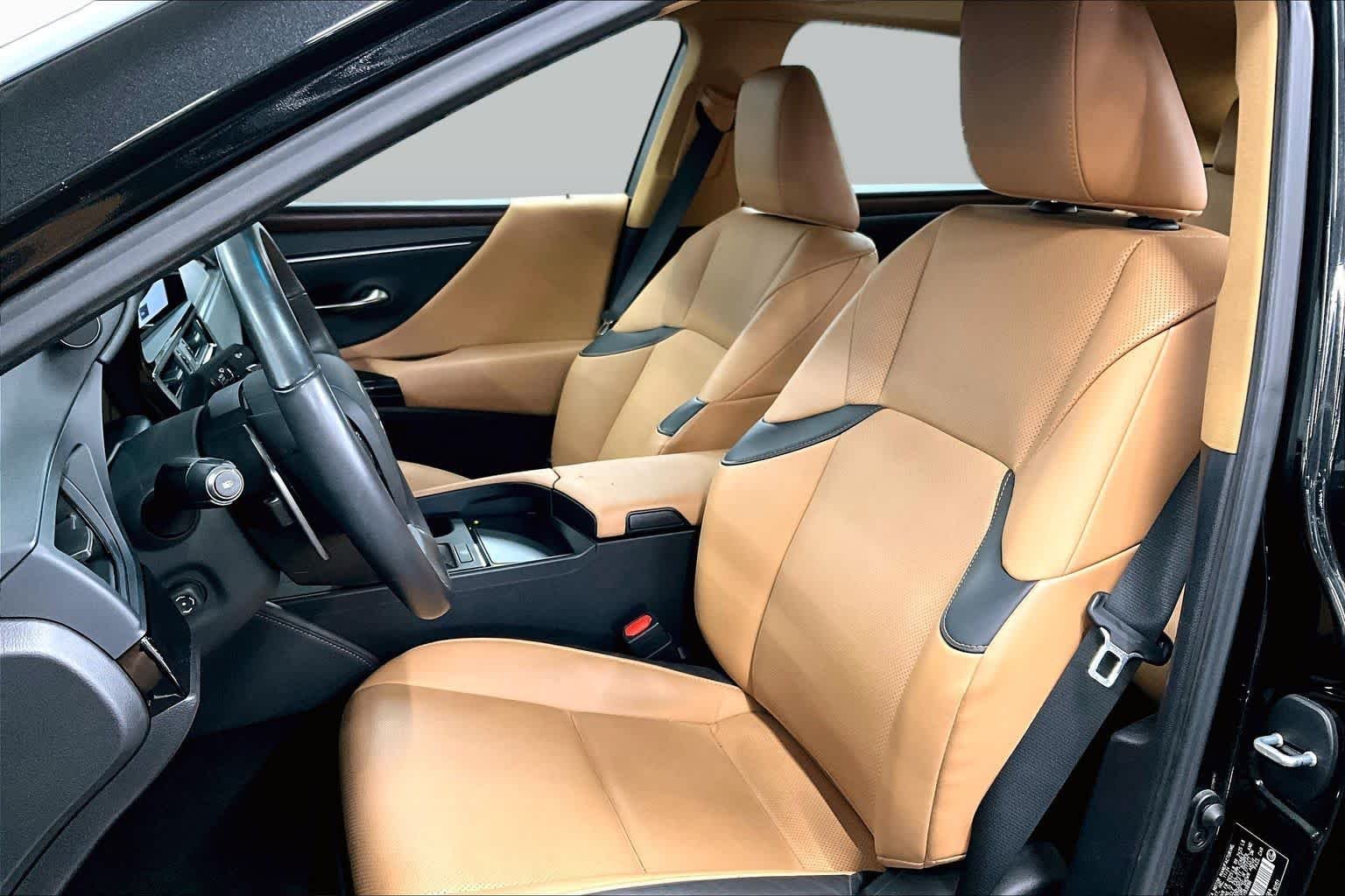 Certified Used 2025 Caviar Lexus  image 8