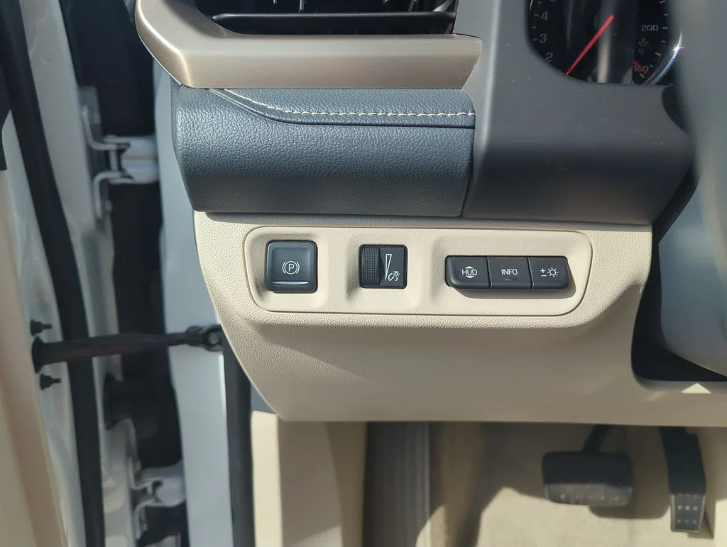 Used 2021 White GMC Denali image 20