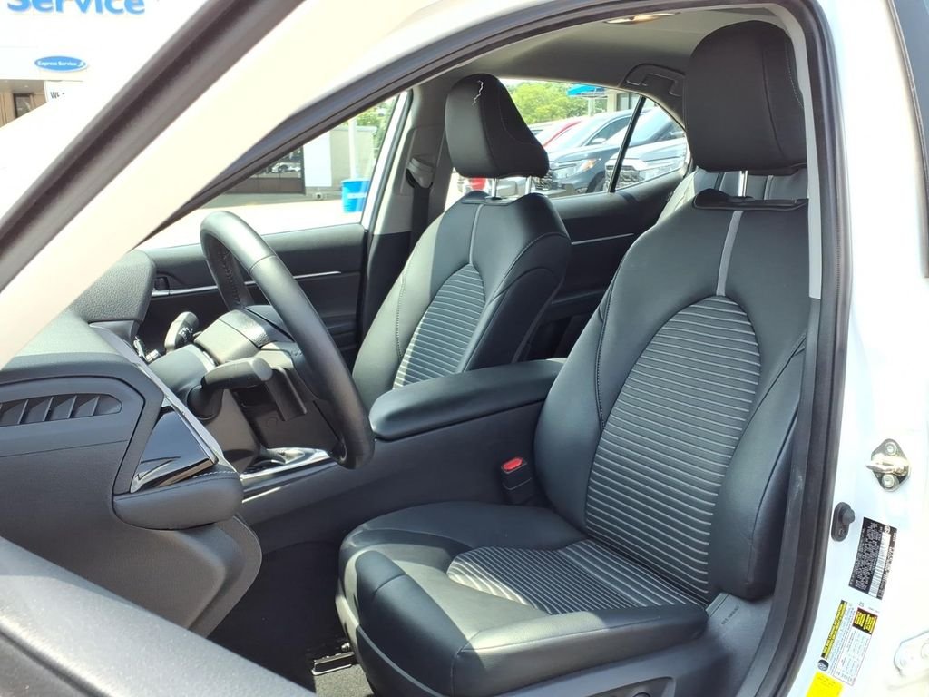 Used 2020 Super White Toyota SE image 2