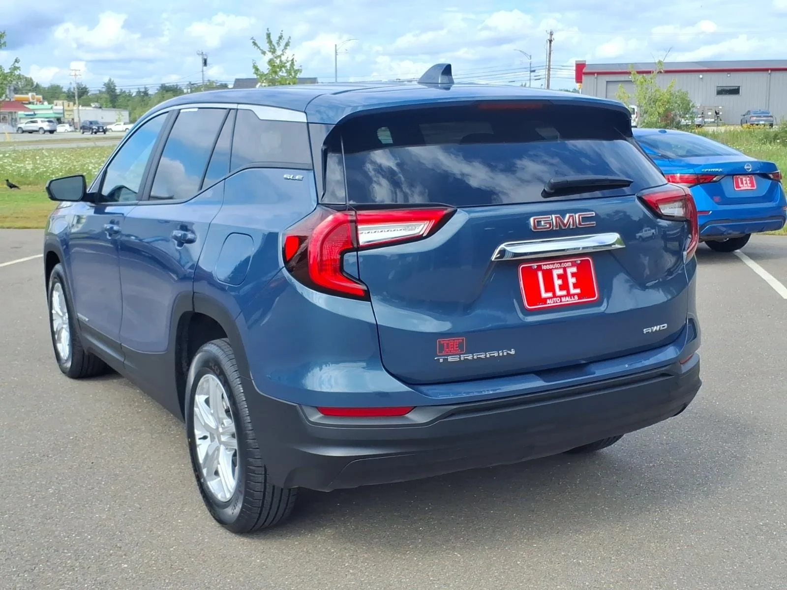 Used 2024 Downpour Metallic GMC SLE image 6