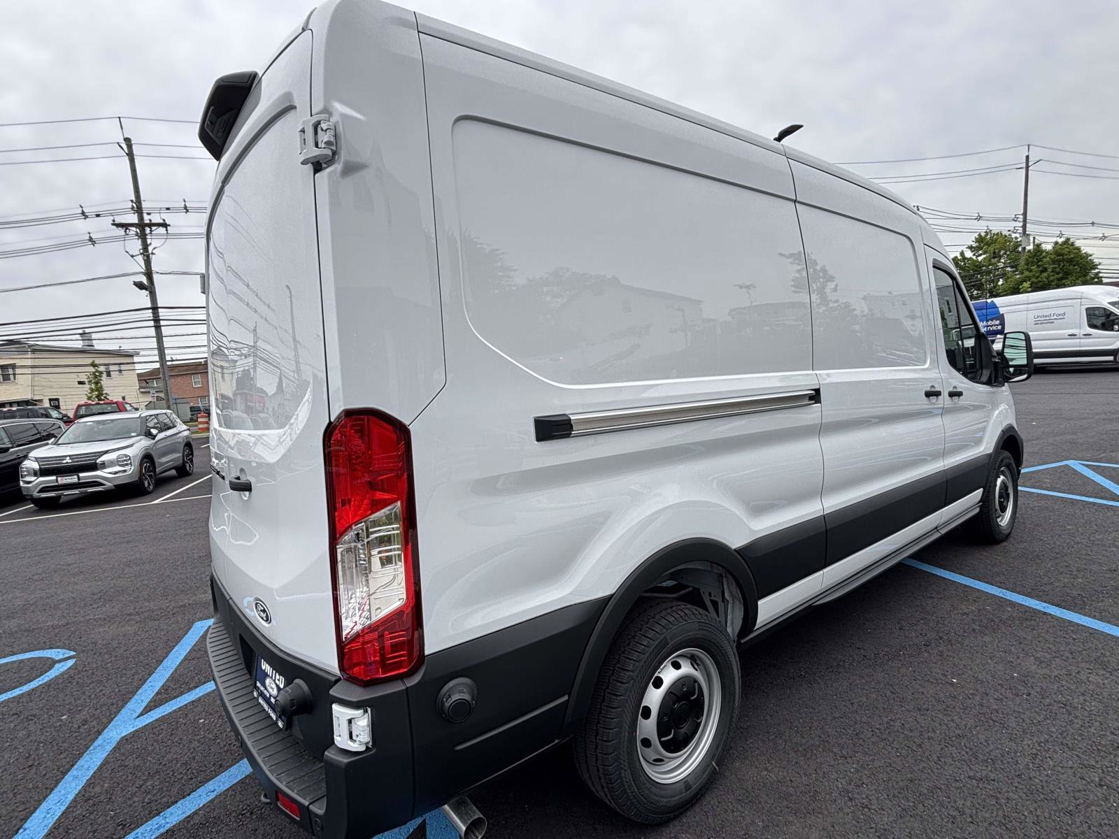 New 2026 Oxford White Ford Cargo Van image 8