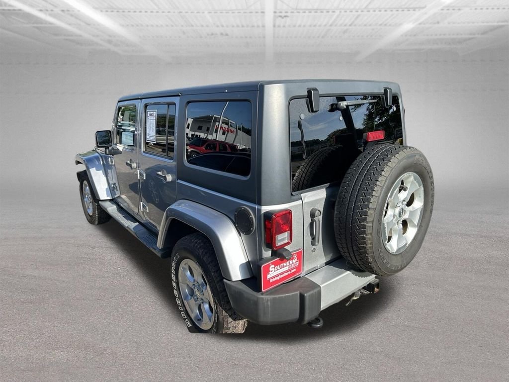 Used 2014 Gray Jeep Unlimited Sahara image 8
