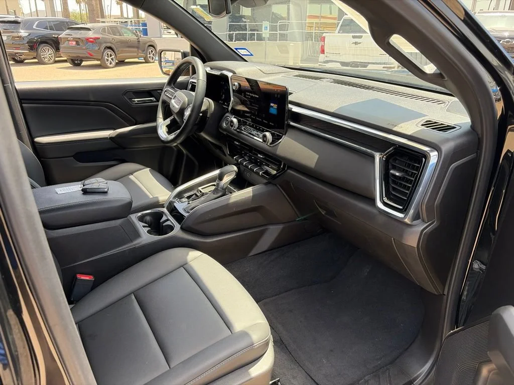 Used 2025 Onyx Black GMC Elevation image 12