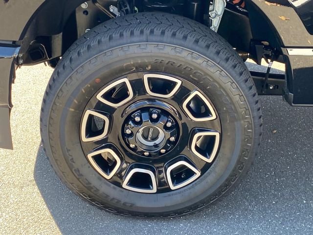 New 2026 Black Ford Platinum image 5