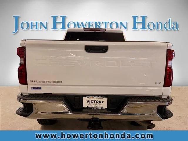 Used 2025 White Chevrolet LT image 4