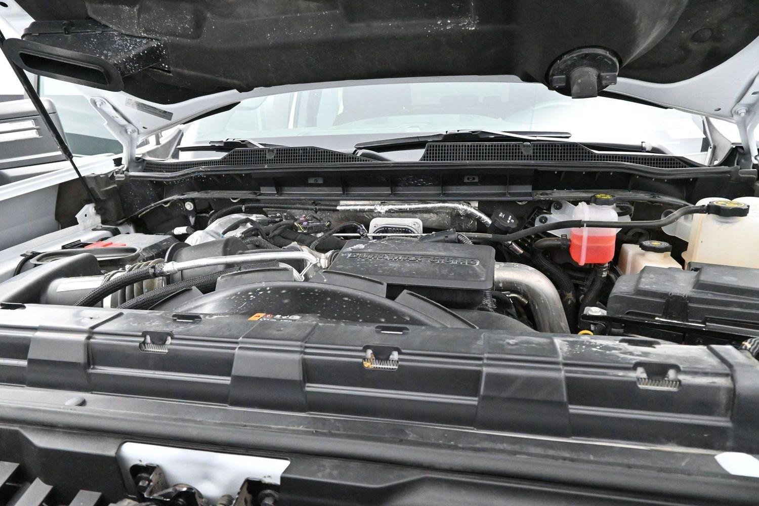 Used 2024 Summit White Chevrolet Custom image 32