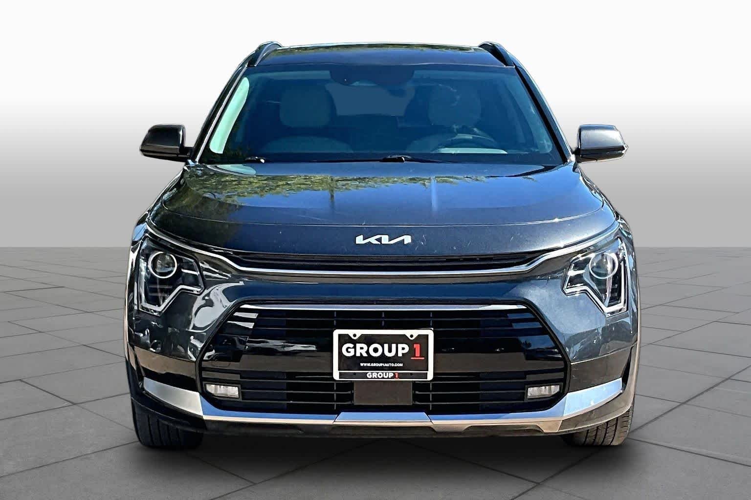 Used 2024 Graphite Gray Kia EX Touring image 4