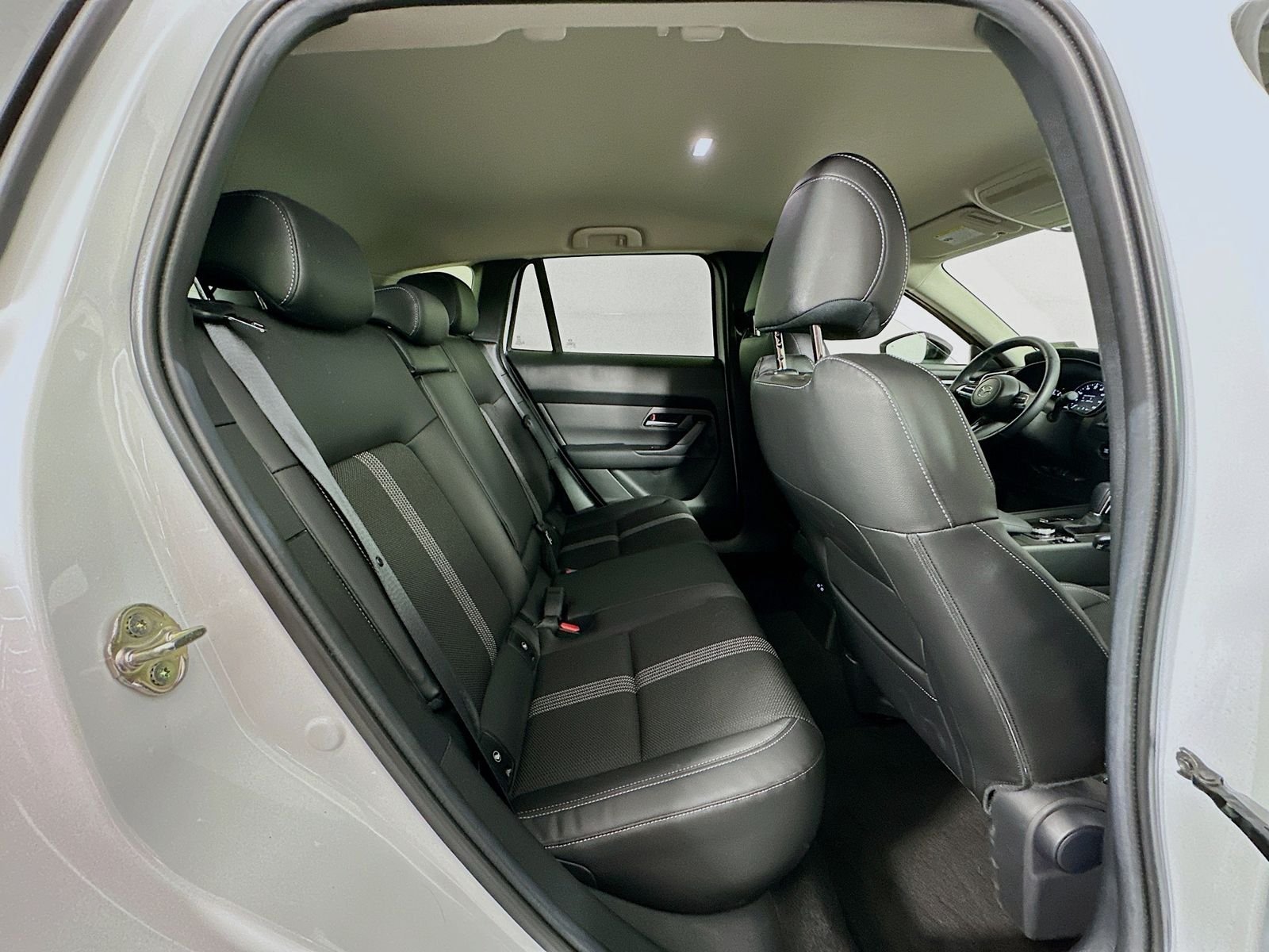 Certified Used 2025 Pearl Mazda 2.5 S Preferred Package Carplay Heated Seats Keyless image 27