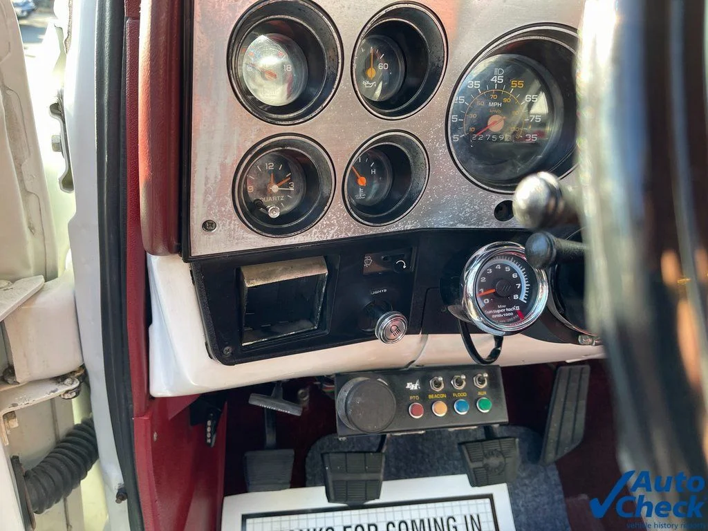 Used 1982 White Chevrolet  image 23