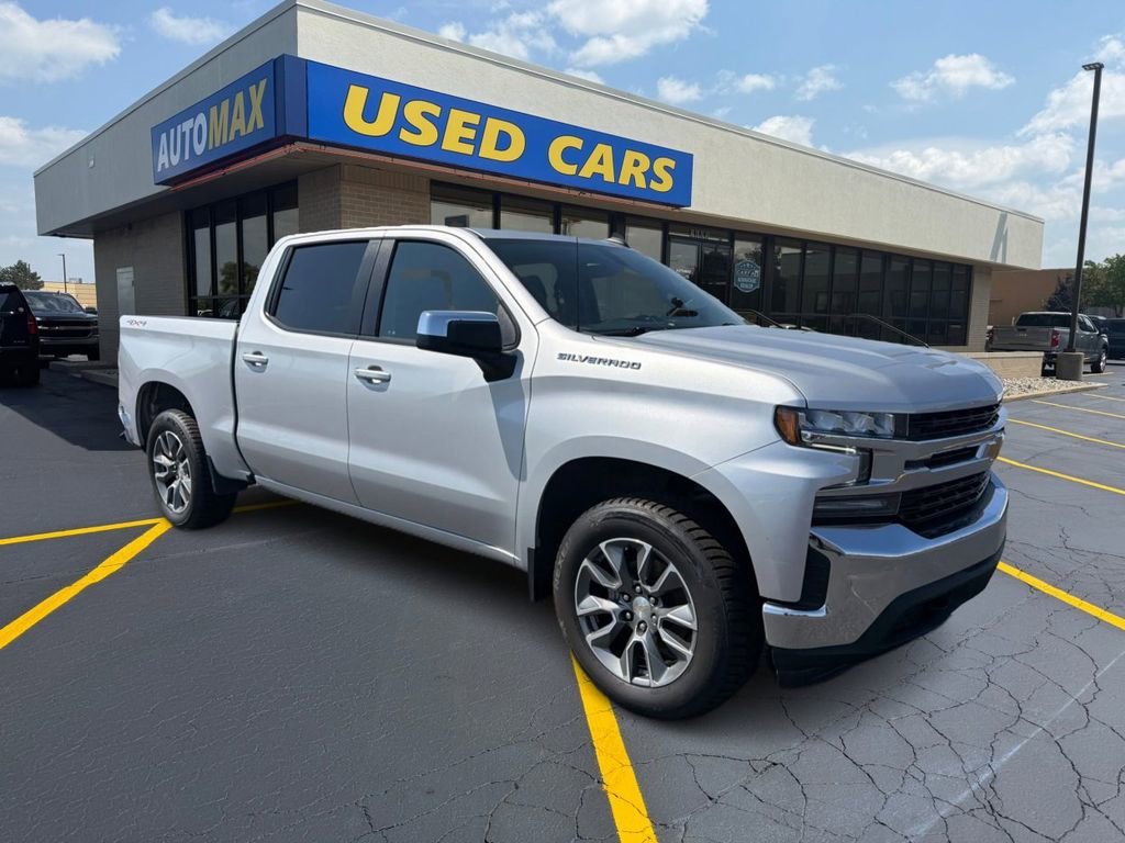 Used 2022 Silver Ice Metallic Chevrolet LT image 4