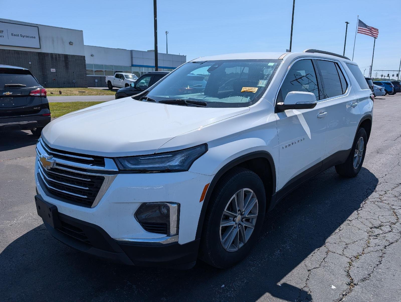 Used 2023 Summit White Chevrolet LT Cloth image 4