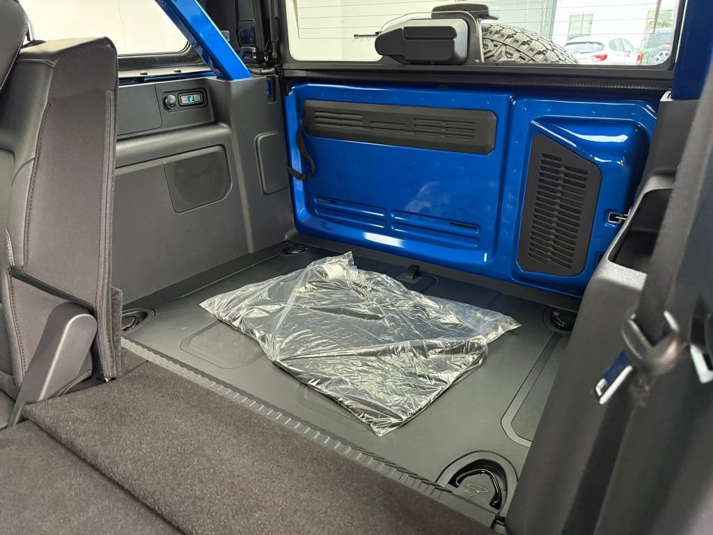 New 2026 Velocity Blue Metallic Ford Badlands® image 61