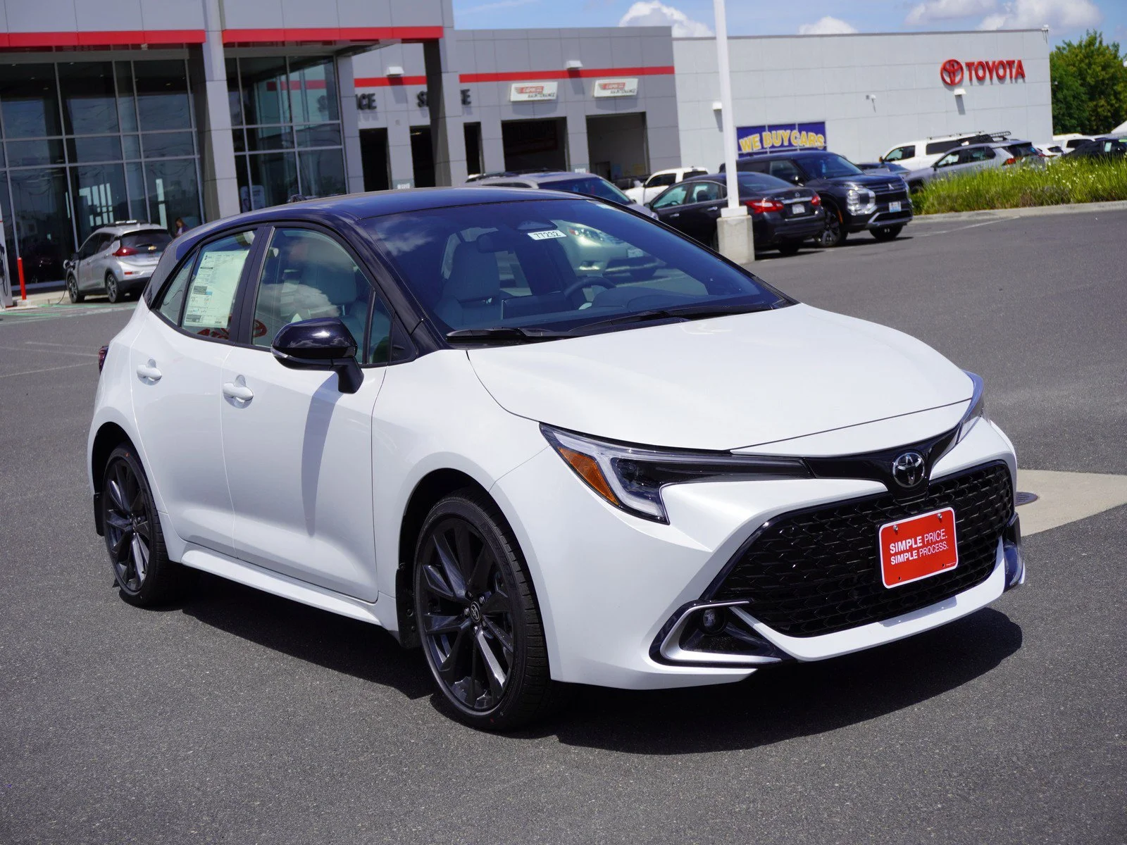 New 2026 Wind Chill Pearl/Midnight Black Metallic Toyota XSE image 23
