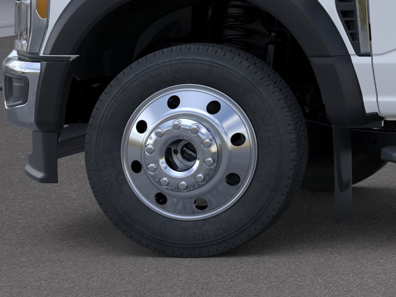 New 2026 Oxford White Ford F-550® XLT image 19
