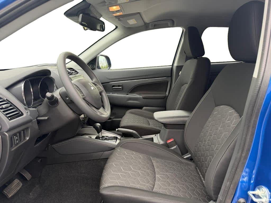 New 2027 Octane Blue Metallic Mitsubishi 2.0 S 2WD image 10