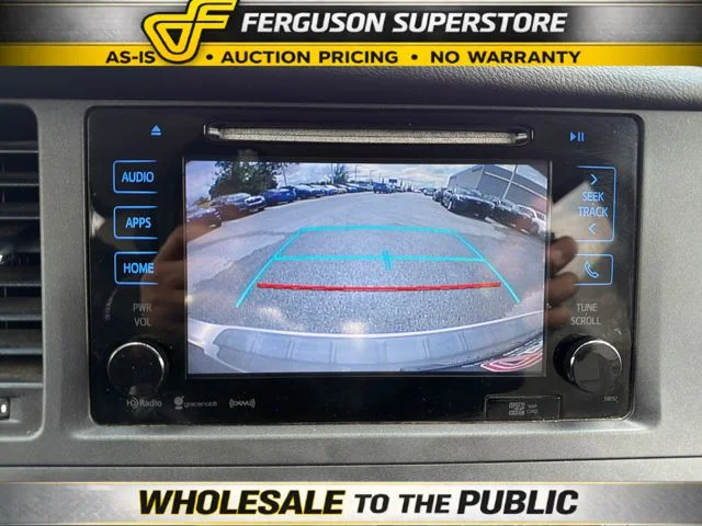 Used 2016  Toyota XLE image 13