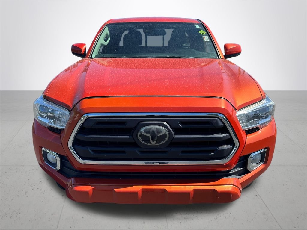 Used 2018 Red Toyota SR5 image 3